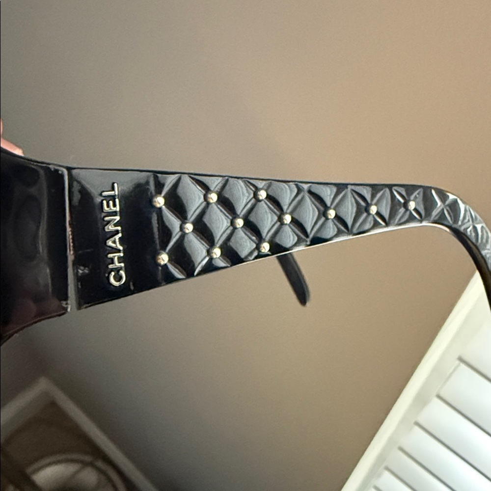Vintage authentic CHANEL Black Quilted Sunglasses with Silver Accents - Picture 11 of 11